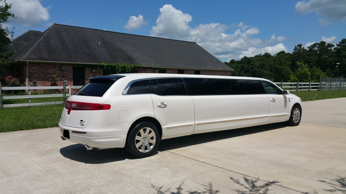 White Wedding Lincoln MKT Exec Rental from Xclusive Limousine